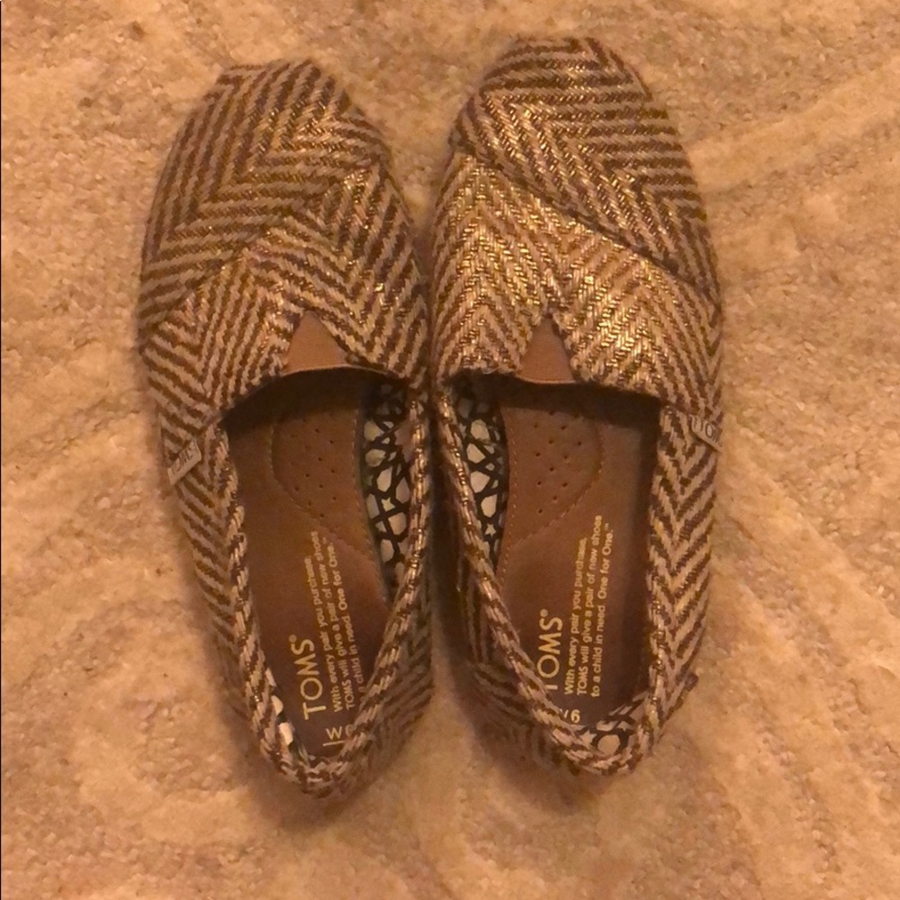 Toms
